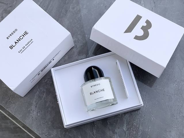 120原单品质 白色浪漫！Byredo Blanche 白色浪漫 100Ml 这支也是典型的花香，偏小姑娘一点点，又有一点复古的感觉，是该品牌推出的第八款香水，