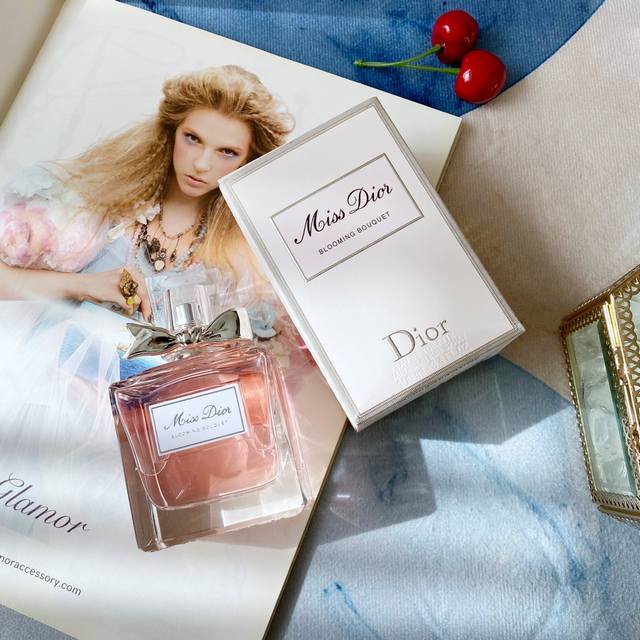 110原单品质 Dior.迪奥 花漾甜心淡香水100Ml 前调：西西里柑橘、橙花中调：牡丹、玫瑰尾调：广藿香、白麝香 花漾甜心诞生于2008年 08年到17年改