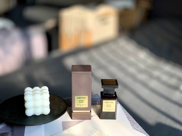 110原单品质 Tom Ford J汤姆福特香水 1白麝香50Ml White Suede又是一款斩男香！ 我发现到底有多少男神要推倒呀？各种斩男香~斩男色 白