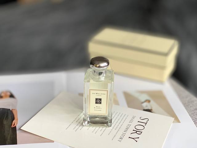 110原单品质 Jo Malone 祖马龙祖玛珑系列香水 1油桃花与蜂蜜女士淡香水100Ml 前调：绿叶、苦橙叶、黑加仑 中调：洋槐、油桃 后调：李子、桃子、香