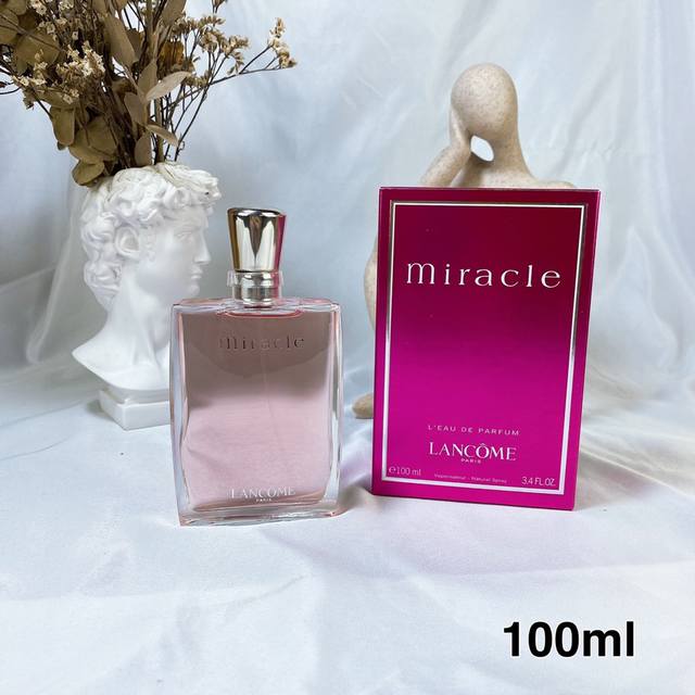 高品质 120 兰蔻奇迹真爱奇迹浓香水100Ml 香调：花香调前调：荔枝小苍兰中调：木兰生姜橘子胡椒茉莉后调：琥珀麝香茉莉属性：女香调香师：Harry Frem