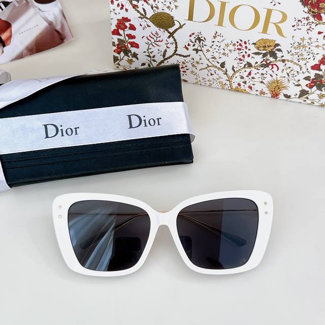 Dior Miss Dio* B5F Size：55口17-145新品