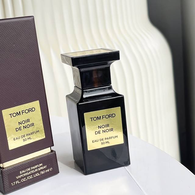 原单品质 Tf黑之黑 50毫升花园里最惊艳的玫瑰 爱用物分享！！！ Tom Ford 汤姆 福特 Tom Ford 黑之黑香水喷雾 香调：甘苔调 前调：藏红花