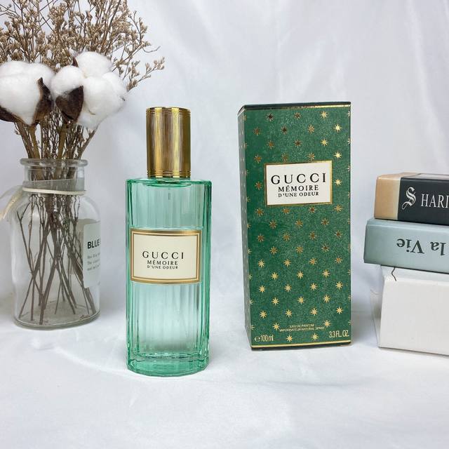 原单品质 古驰.Gucci Memoire D'Une Odeur 2019 气味记忆 100Ml 前调：洋甘菊 中调：茉莉 麝香 后调：香草 木质香 檀香木