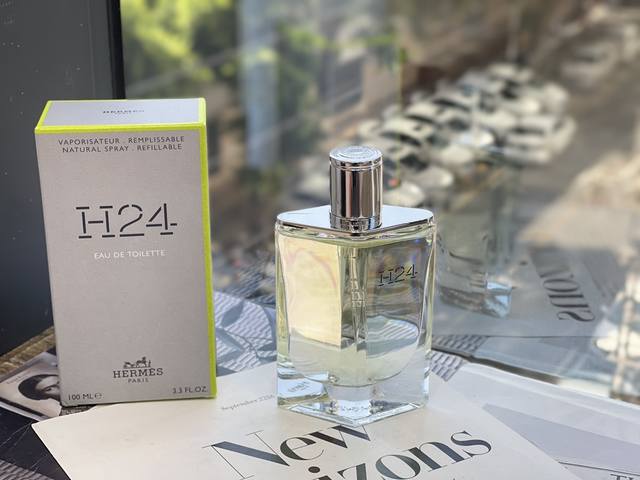 原单品质 爱马仕 Hermes H24律动男士100Ml 气味高档男士香水淡香 香调：清爽馥郁木质调， 前调：黑檀红木金属 中调：竖尾草玫瑰木 后调：水仙花 属