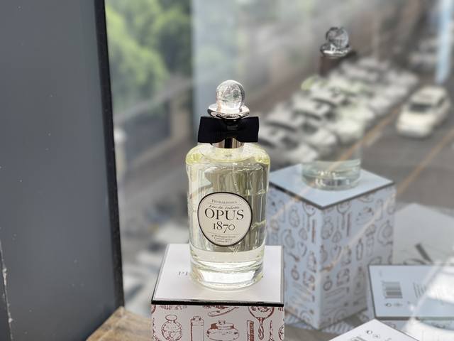 原单品质 潘海利根咏曲edt淡香100Ml Penhaligon'S Opus 1870 前调：芫荽 日本柚子 胡椒 中调：肉桂 焚香 玫瑰 后调：麝香 檀香木