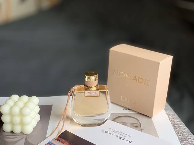 原单品质 Chloe 蔻依 小猪包nomade 75Ml 2018新香灵感来自小猪包drew Bag 香调 个性花香希普掉 前调 布拉斯李 中调 明亮小苍兰 基