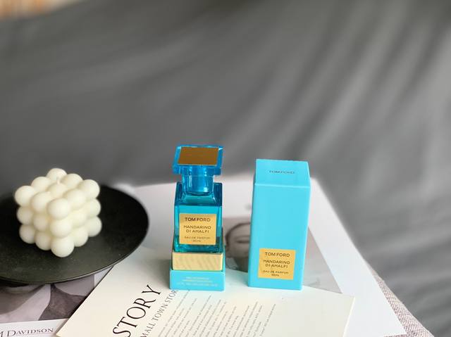 原单品质 Tom Ford 汤姆福特tf阿玛菲柑橘香水50Ml 前调：龙蒿 薄荷 黑醋栗橘子 香柠檬 葡萄柚 中调：柠檬叶油 罗勒 百里香 野花 黑胡椒 橙子花