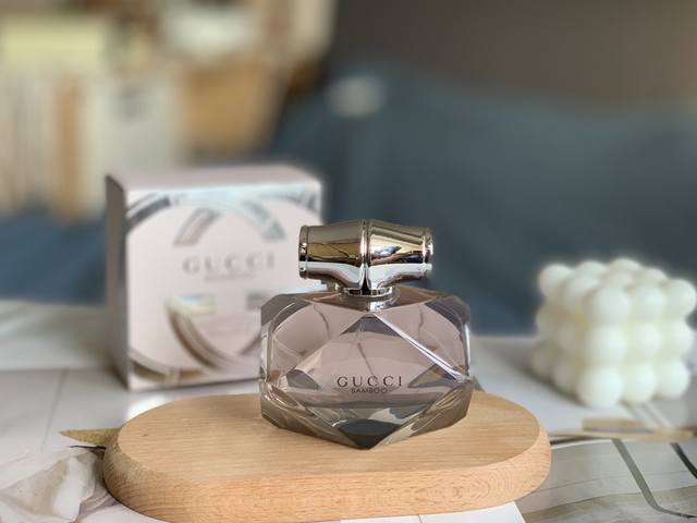 原单品质 Gucci 古奇bamboo Edp竹韵魅力竹节女士香水75Ml 香调：木质花香调 前调：佛手柑 中调：依兰、卡萨布兰卡百合、橙花 尾调：檀木、大溪地