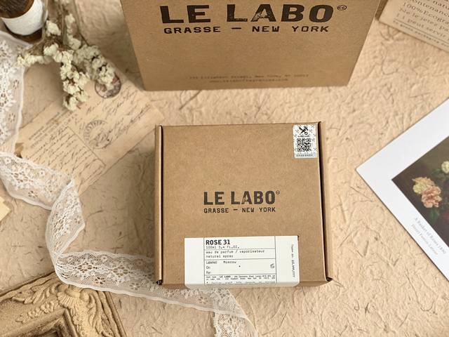 原单品质 Lelabo Rose 31 香水实验室玫瑰31 孜然烤玫瑰，黑暗料理中的战斗机 香调：木质花香调 前调：玫瑰 孜然 中调：玫瑰 香根草 雪松。 容量