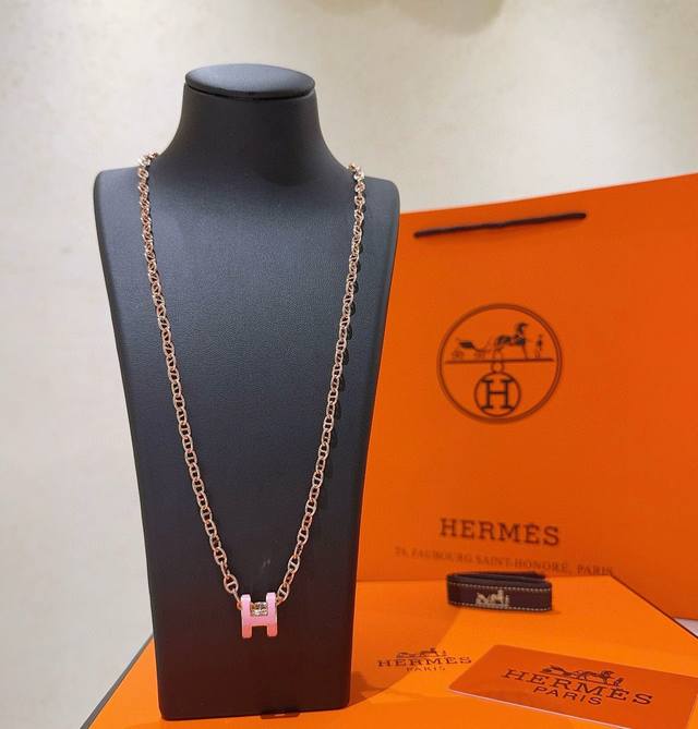 爱马仕项链 新品发布 Hermes 必备款猪鼻子系列首饰 高端定制.高端链条经典搭配 新品 简单时尚专柜一致 火爆款出货穿搭轻松驾驭 设计独特 值得入手的项链