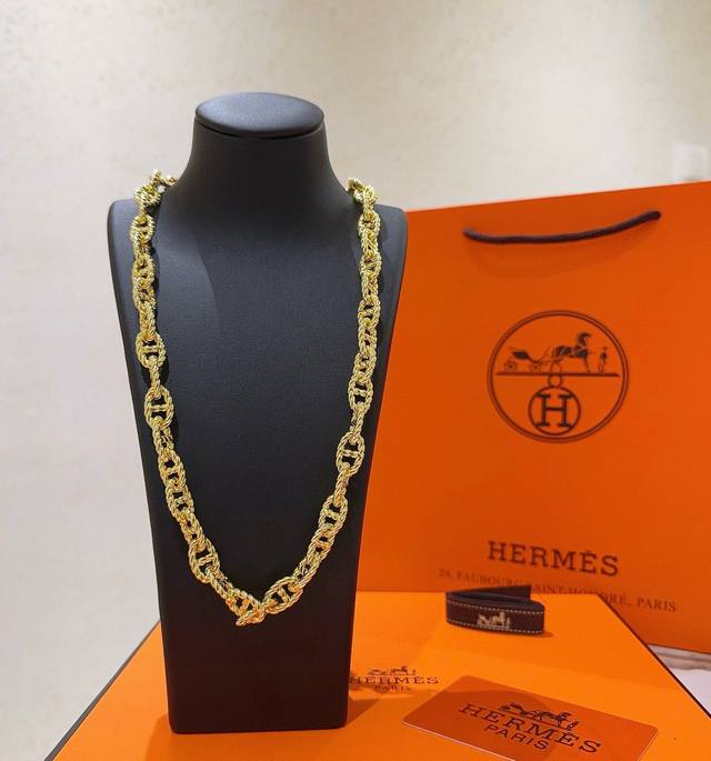 爱马仕项链 新品发布 Hermes 必备款猪鼻子系列首饰 高端定制.高端链条经典搭配 新品 简单时尚专柜一致 火爆款出货穿搭轻松驾驭 设计独特 值得入手的项链