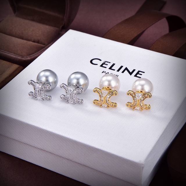 Celine 新款耳环 Preclous新品 简单时尚耳钉专柜一致黄铜材质电镀18K金 火爆款出货 设计独特 前卫 美女必备款！