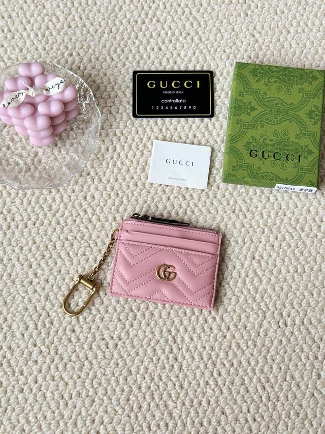 Gucci 卡包 钥匙扣新品上市！牛皮实物实拍！ 款号:627064尺寸：宽10 X高7.5X1Cm