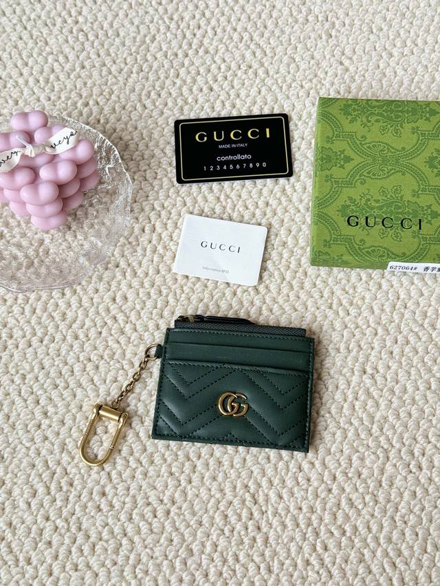 Gucci 卡包 钥匙扣新品上市！牛皮实物实拍！ 款号:627064尺寸：宽10 X高7.5X1Cm