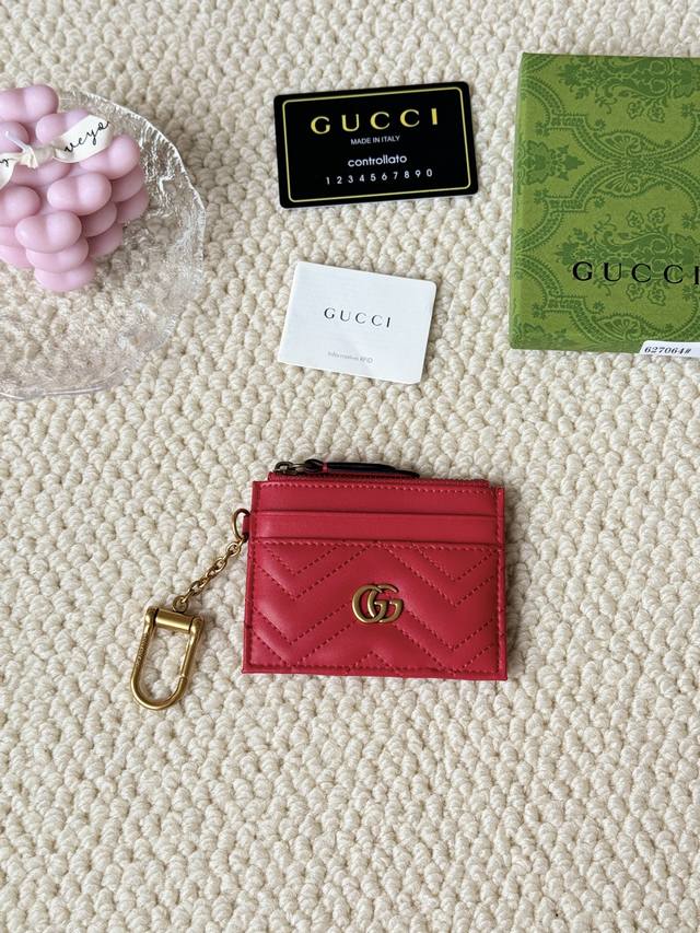 Gucci 卡包 钥匙扣新品上市！牛皮实物实拍！ 款号:627064尺寸：宽10 X高7.5X1Cm