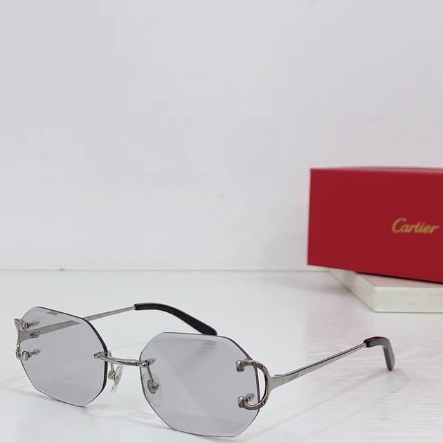 Cartier 官网新品 商务男款无框眼镜，超轻镜框 Moderl:Ct0091 Size:55口18-135