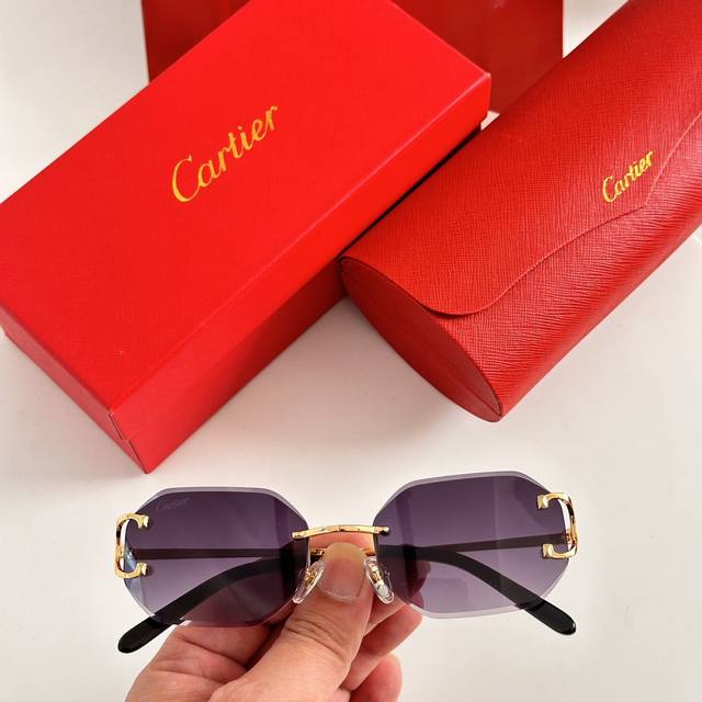 Cartier 官网新品 商务男款无框眼镜，超轻镜框，原单品质 细节质量一流。Moderl:Ct0091 Size:55口18-135