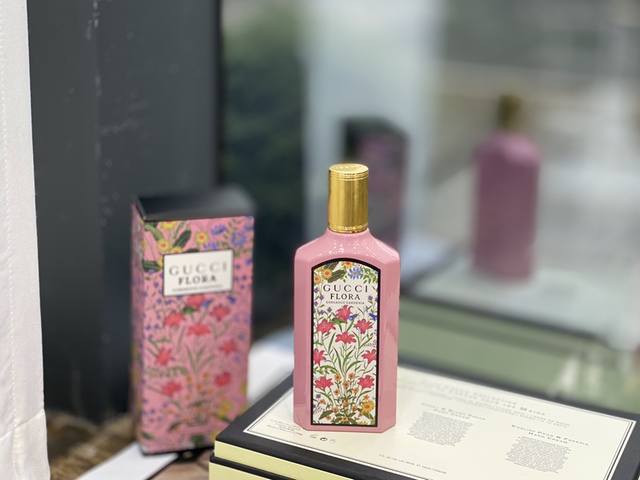 原单品质 Gucci古驰2021新品绮梦栀子花限量女士香水flora 持久浓香100Ml 前调:梨花、茉莉 中调:红糖 后调:栀子花、广藿香 前调的茉莉在梨花的