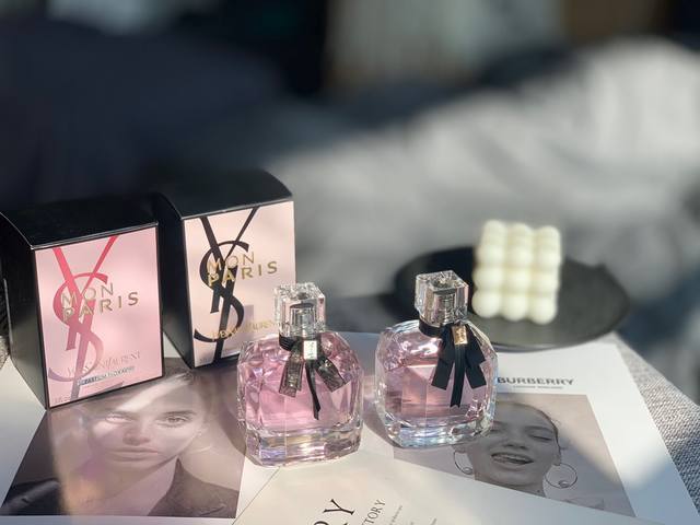 原单品质 Ysl 圣罗兰 Mon Paris反转巴黎女士香水ed 1花溢巴黎 Ysl反转巴黎花溢是整个反转巴黎系列里香调层次感 最明显的，也是可甜可酷的女孩必须