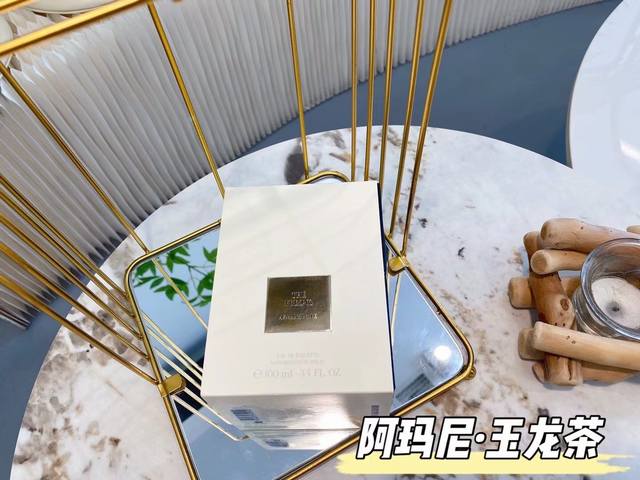 原单品质 全新armani Privé 私藏高定香氛系列，最吸引我的两款香氛： Thé Yulong玉龙茶香 以及 Jasmin Kusamono和风茉莉 玉龙