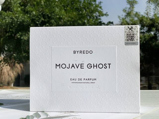 原单品质 Byredo Mojave Ghost 荒漠孤魂！前调：麝香锦葵、人参果，中调：紫罗兰、檀木！木兰基调：麝香、龙涎香、雪松！属性：中性香！Mojave