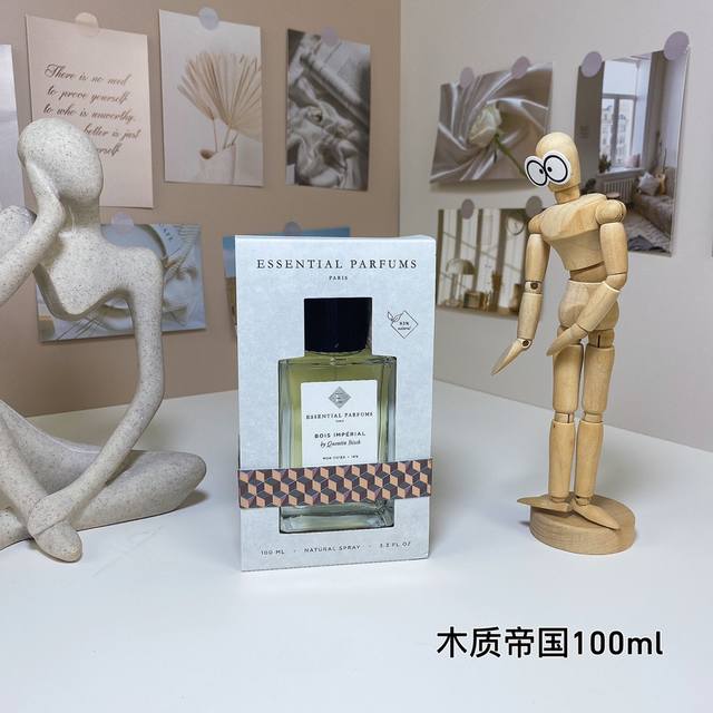 基本香氛木质帝国100Ml Essential Parfums Bois Impérial, 2020 品牌：基本香氛 调香师：Quentin Bisch 属性