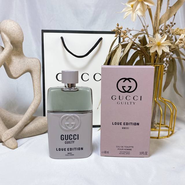 原单品质 2021新款gucci 古驰新款紫色蜜恋罪爱男士guilty Love Editions情侣节对香水100Ml 充满阳光感的金桔前调,让人一闻就联想到