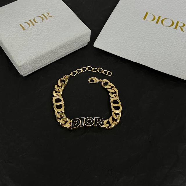 Dior 迪奥 中古 手链 专柜一致上新 精选原版一致 黄铜材质 甜美气质高雅。