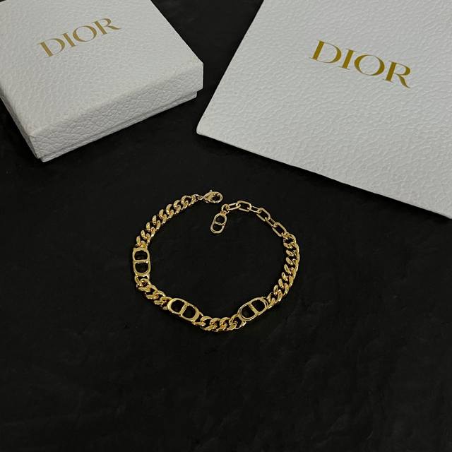 Dior 迪奥 中古 手链 专柜一致上新 精选原版一致 黄铜材质 甜美气质高雅。