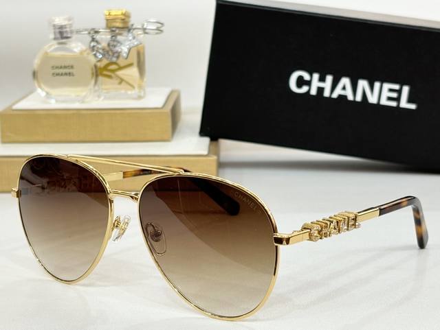 Chanel* 蛤蟆镜