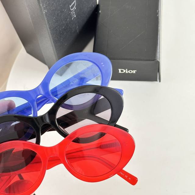 细节图 Dior 猫眼款 Luckdior R1I 尺寸：51-20-