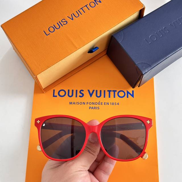 Louis Vuitto*Model：Z1657E Size：56口18-145