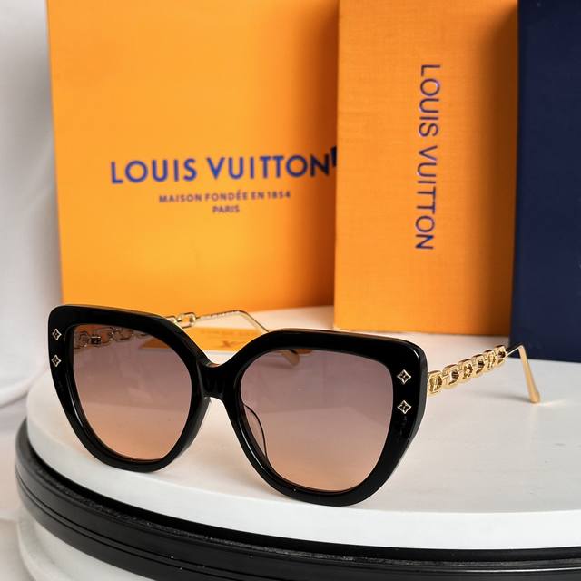 Louis Vuitto*Model：Z2106E Size：56口16-145