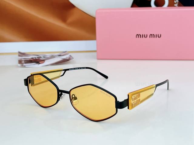 Miu M* Mu55Ws Size：54口17-