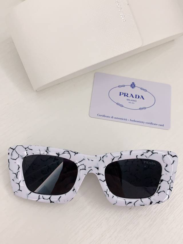 最好版本 Prada Kendall Brasil 同款 Pr13Z 简约，立体感十足 非世面普通货 对比 Size： -21 145