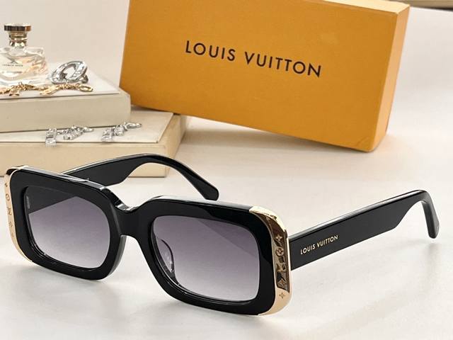 Louis Vuitton Mod: Z1649 Z 0 Z 1 Z 2 Z1648 Z 3 Size:53-17–