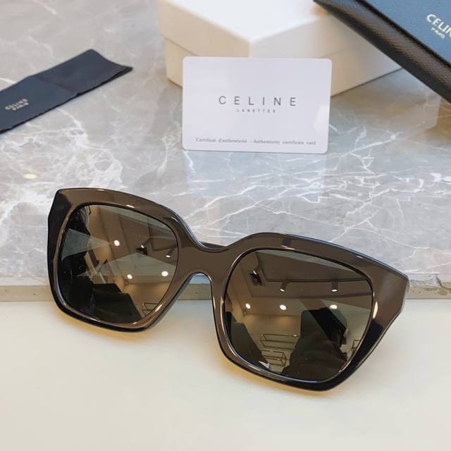 Celin* 赛*琳高品质太阳镜，Model:Cl40198F，Size:56口21-145