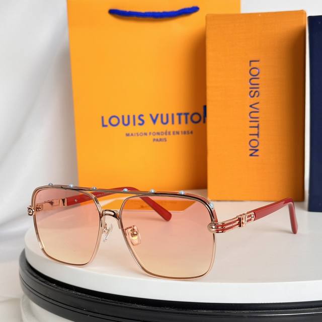 Louis Vuitto*Model：Zu Size：61口14-145