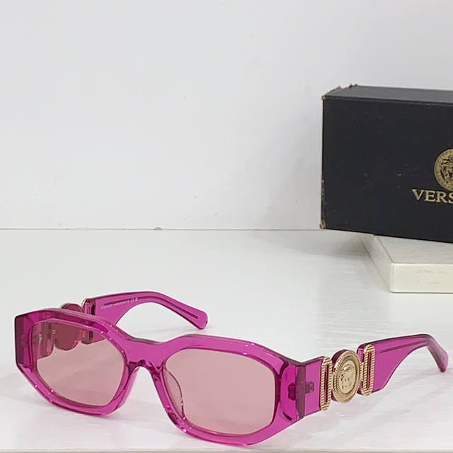 Versace Model：Ve4361 范思哲火爆ins墨镜，镜腿超超标志性识别度，男女同款 Size：53口15- 140