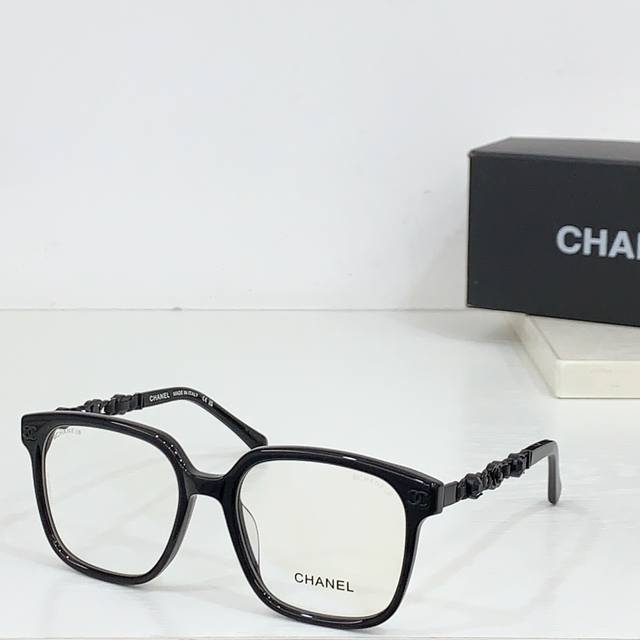 Chanel Mod：6811 Size：56-19-145 经典圈形搭配大钻logo镜腿 配镜 很适中的size 度假这样必备啦