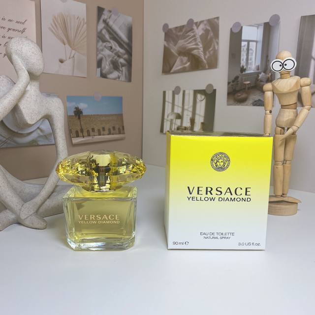 范思哲新款包装幻影金钻 黄水晶 90Ml Versace Yellow Diamond, 2011 品牌：范思哲 属性：女香 香调：花香调 前调：柠檬梨香柠檬橙