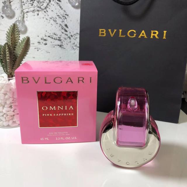 专柜bvlgari 宝格丽 Pink Sapphire粉晶女士香水65Ml， 香 调：清新花香调 前 味：荷花，橘子中 味：天芥菜，鸢尾根 后 味：檀木,暹罗安