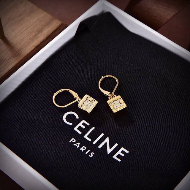 耳环 Celine 凯旋门耳环 Preclous新品 简单时尚耳环专柜一致黄铜材质电镀18K金 火爆款出货 设计独特 前卫 美女必备款！