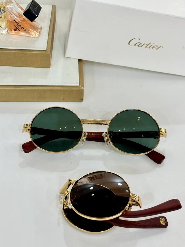 折叠 Cartier Mod:Esw00658 Size:54-22-145