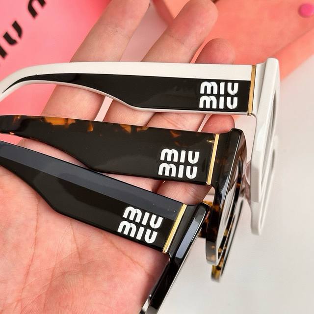 细节图 Miumi*缪缪型号：Smu04W尺寸：52-20-1454色潮品