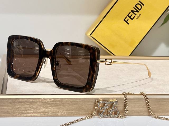 Fendi Model: Fe40015I Size:54口12-145 链条另配