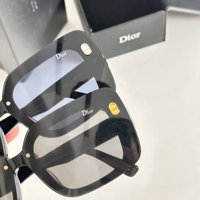 细节图 Dior* Mod:Dsgta17Ucr Size:70-10-145