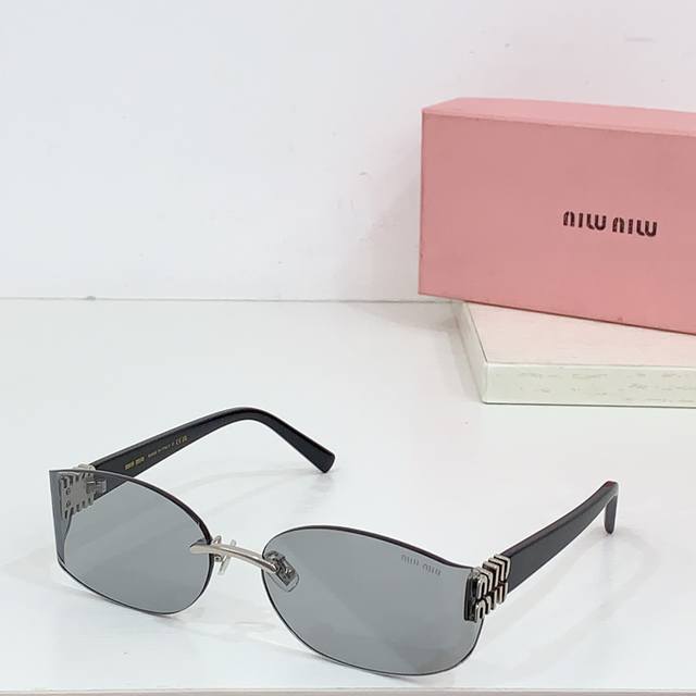 Miu M*Model: Mu 110Av Size：63口17-130