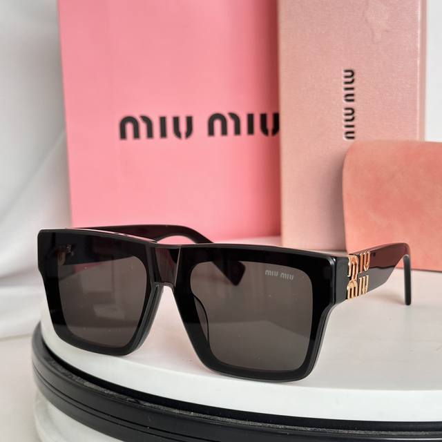 Miu M*Model: Mu93Av Size：54口19-138